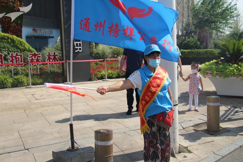 <strong>边视频边操逼</strong>